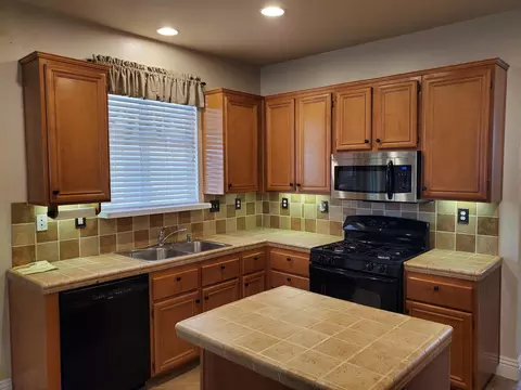 45837 Coventry Ct, Lancaster, CA 93534 photo 6