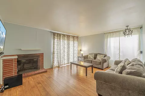 44015 Fig Ave, Lancaster, CA 93534 photo 2