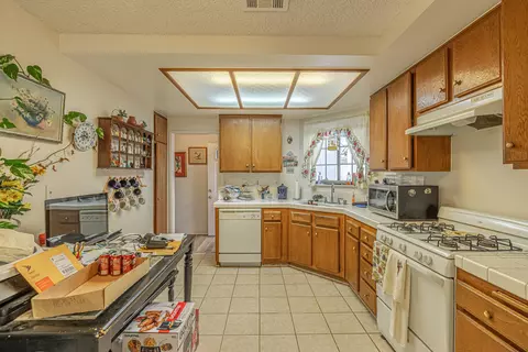 37638 12th St E, Palmdale, CA 93550 photo 6