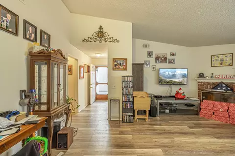 37638 12th St E, Palmdale, CA 93550 photo 8