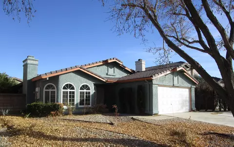 43832 Silver Bow Rd, Lancaster, CA 93535 photo 2
