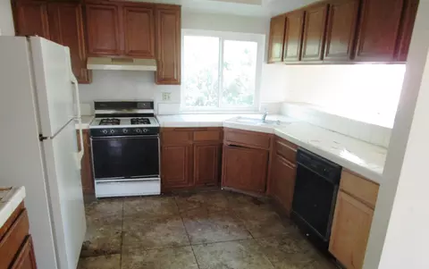 43832 Silver Bow Rd, Lancaster, CA 93535 photo 3
