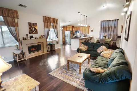 3133 Titcher Ln, Rosamond, CA 93560 photo 5