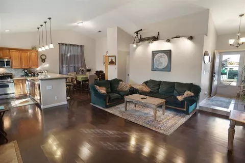 3133 Titcher Ln, Rosamond, CA 93560 photo 8