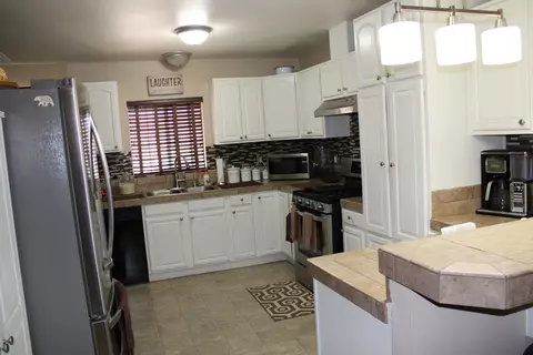 44026 Raysack Ave, Lancaster, CA 93535 photo 9