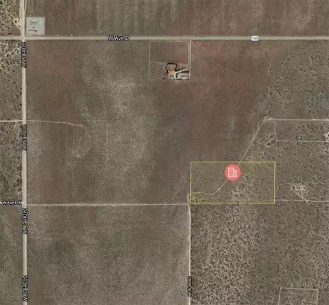 205 Th W Ave D8, Lancaster, CA 93536 photo 2