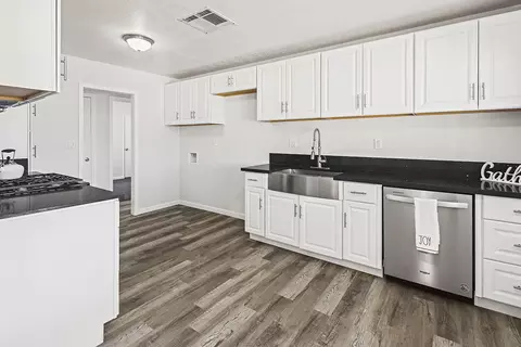 45047 Lorimer Ave, Lancaster, CA 93534 photo 8