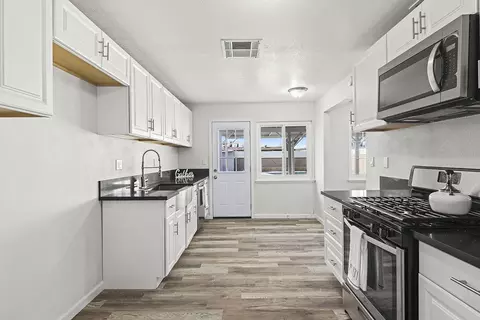 45047 Lorimer Ave, Lancaster, CA 93534 photo 11