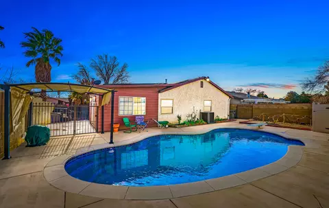 633 Eston Pl, Lancaster, CA 93535 photo 2