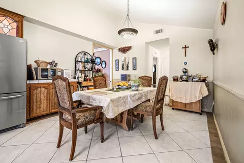 633 Eston Pl, Lancaster, CA 93535 photo 9