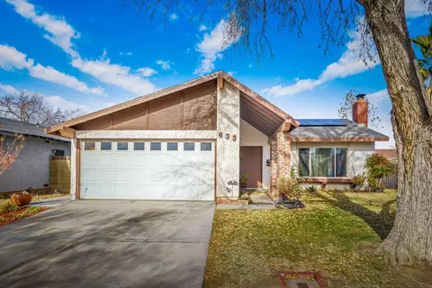 633 Eston Pl, Lancaster, CA 93535 photo 4