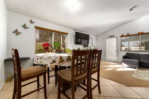 1545 Newgrove St E, Lancaster, CA 93535 photo 5