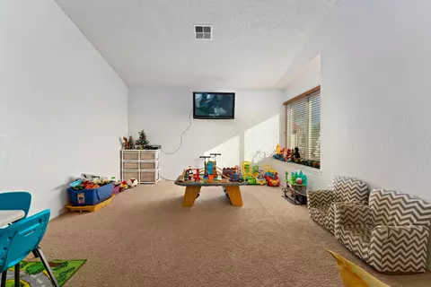 1545 Newgrove St E, Lancaster, CA 93535 photo 7