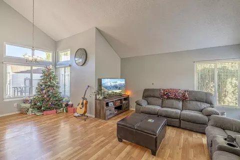 43421 Yew St, Lancaster, CA 93536 photo 5
