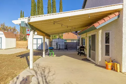43421 Yew St, Lancaster, CA 93536 photo 17