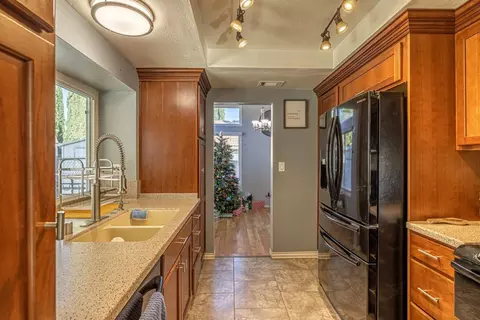 43421 Yew St, Lancaster, CA 93536 photo 14