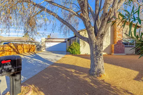 3000 Limewood Ln, Lancaster, CA 93536 photo 2