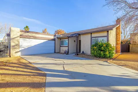 3000 Limewood Ln, Lancaster, CA 93536 photo 1