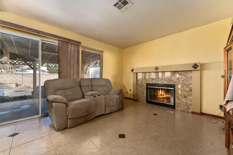 625 Beverly Ct, Lancaster, CA 93535 photo 14