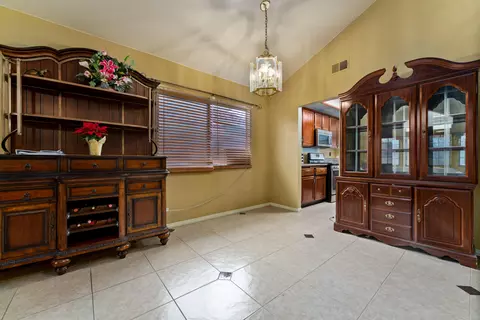 625 Beverly Ct, Lancaster, CA 93535 photo 9