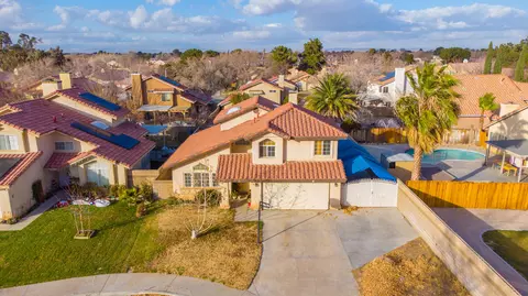 625 Beverly Ct, Lancaster, CA 93535 photo 3