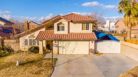 625 Beverly Ct, Lancaster, CA 93535 photo 2