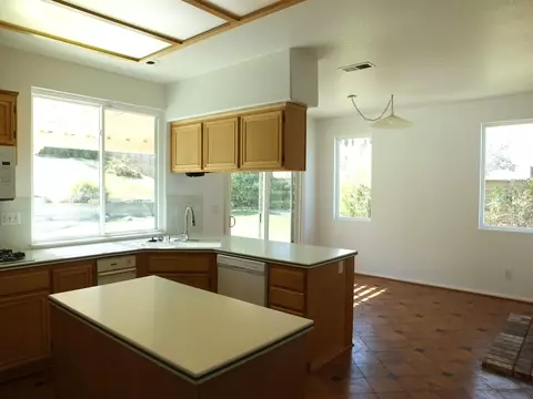6068 Devonshire Dr, Palmdale, CA 93551 photo 9