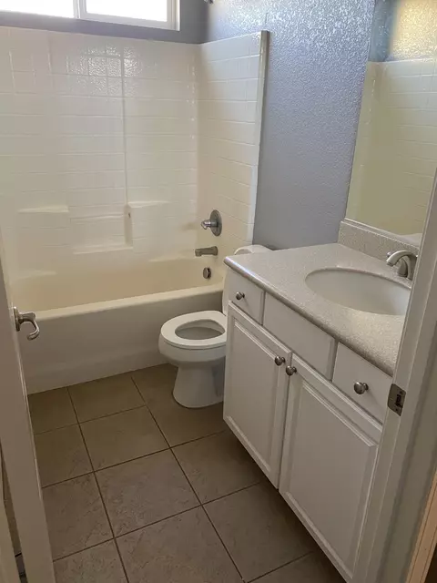 5841 Golding Dr, Lancaster, CA 93536 photo 8