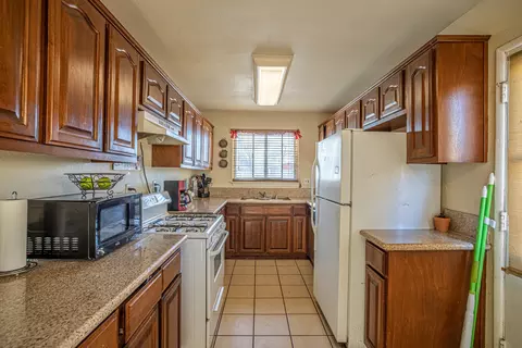 44918 Andale Ave, Lancaster, CA 93535 photo 6