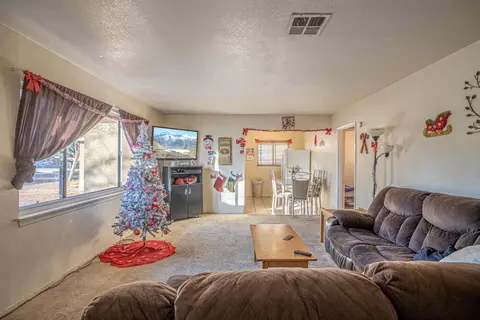 44918 Andale Ave, Lancaster, CA 93535 photo 3