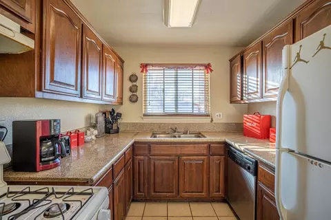 44918 Andale Ave, Lancaster, CA 93535 photo 7