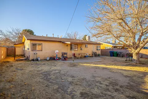 44918 Andale Ave, Lancaster, CA 93535 photo 21