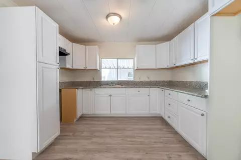 43850 20th St E #61, Lancaster, CA 93535 photo 11