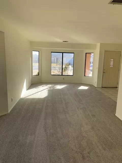 749 Avenue J6 E, Lancaster, CA 93535 photo 2
