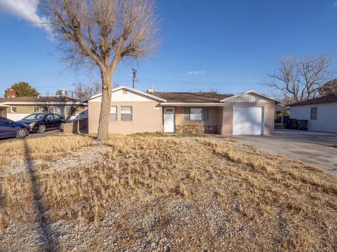 44456 2nd St E, Lancaster, CA 93535 photo 2