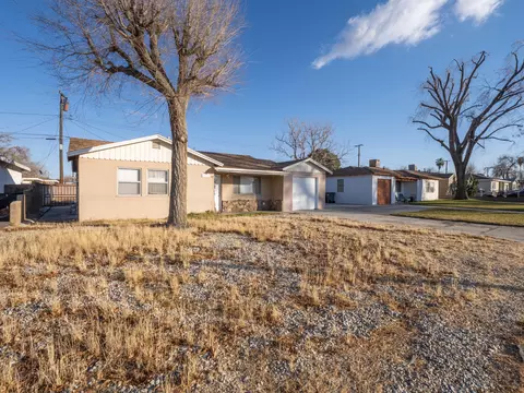 44456 2nd St E, Lancaster, CA 93535 photo 3