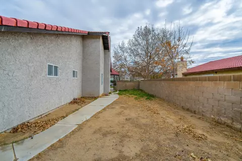 43839 20th St E, Lancaster, CA 93535 photo 11