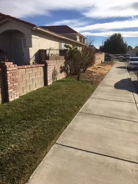 1732 Michael Dr, Lancaster, CA 93535 photo 4