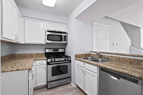 355 Maple St N #215, Burbank, CA 91505 photo 5