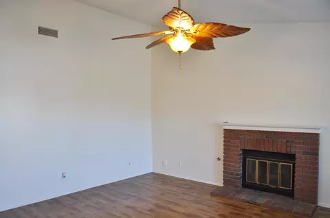 37517 17th St E, Palmdale, CA 93550 photo 4