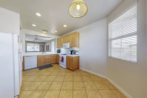 45808 Barham Ave, Lancaster, CA 93534 photo 10