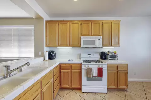 45808 Barham Ave, Lancaster, CA 93534 photo 7