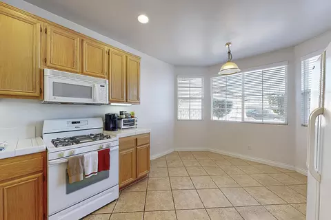 45808 Barham Ave, Lancaster, CA 93534 photo 8