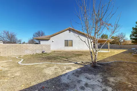 45808 Barham Ave, Lancaster, CA 93534 photo 31