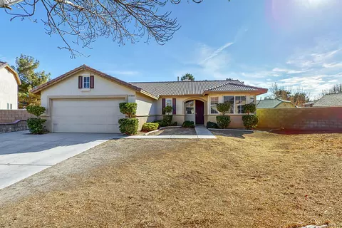 45808 Barham Ave, Lancaster, CA 93534 photo 32
