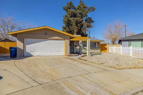 603 Pondera St E, Lancaster, CA 93535 photo 2