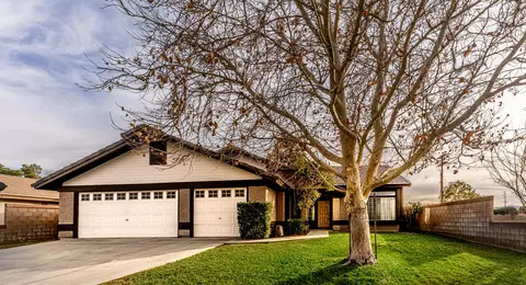 2020 Lightcap St, Lancaster, CA 93535 photo 1