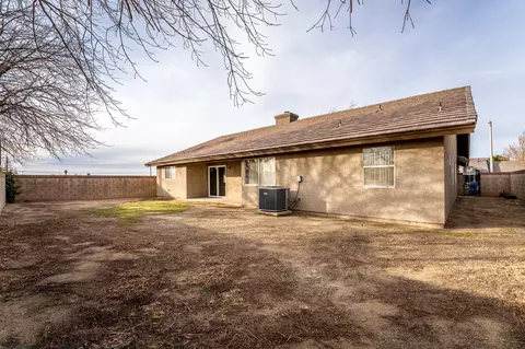 2020 Lightcap St, Lancaster, CA 93535 photo 9