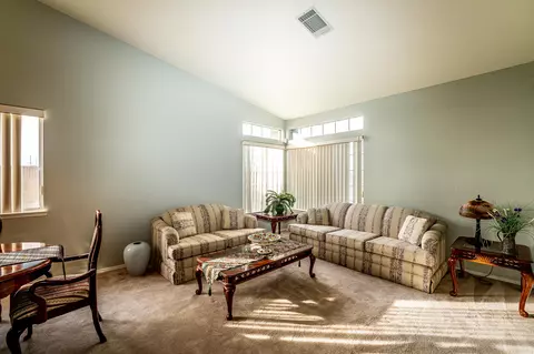 2020 Lightcap St, Lancaster, CA 93535 photo 2