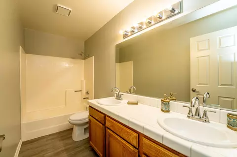 2020 Lightcap St, Lancaster, CA 93535 photo 12